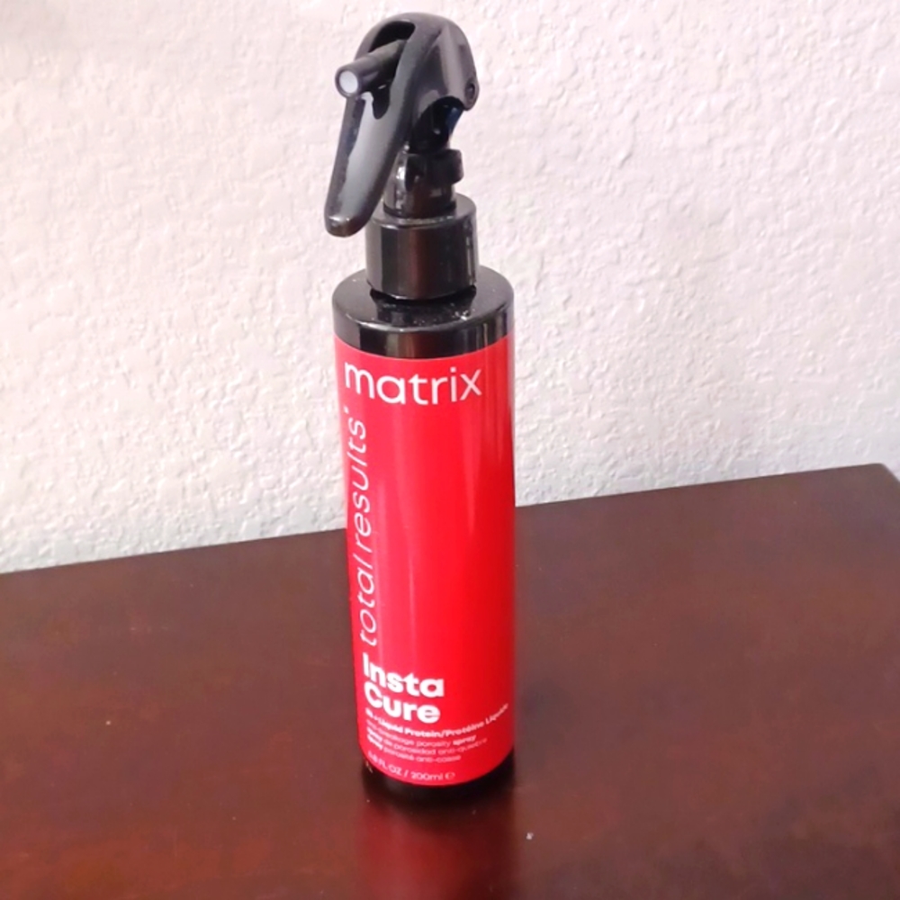 Matrix insta cure spray